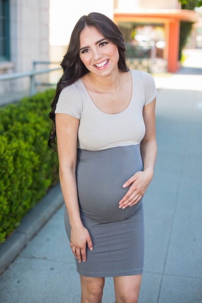 short-sleeve bodycon maternity dress