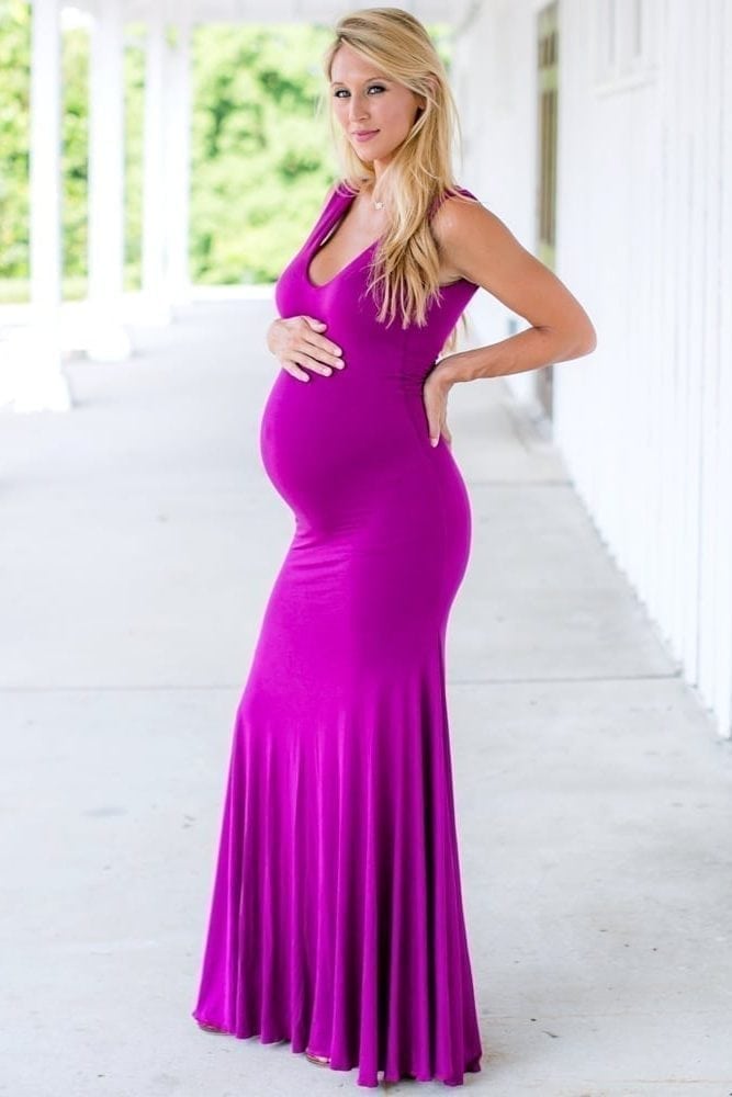 sleeveless maternity gown