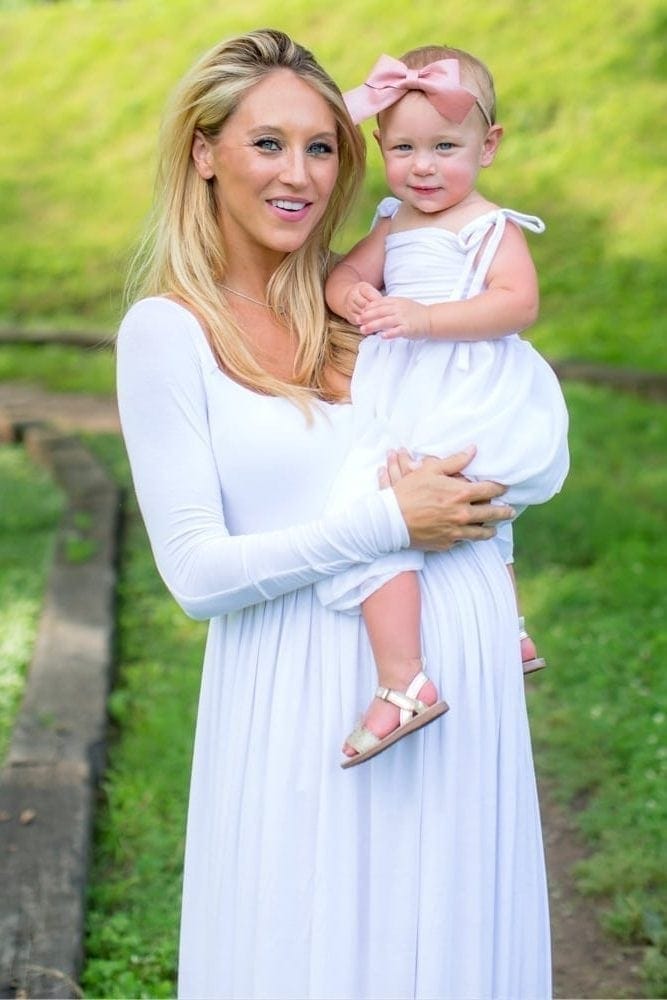 mother daughter maternity shoot