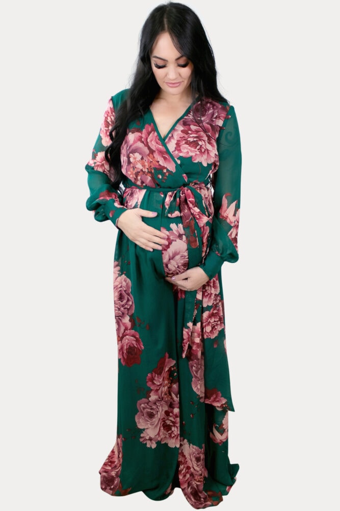 This is the perfect sweetheart floral pregnancy maxi. Features a gorgeous Emerald Green color with a large floral print.